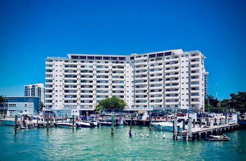 Premium Modern Waterfront Apartment With Miami Skyline View On The Bay 5 Mins Drive To Miami Beach With Free Parking Экстерьер фото